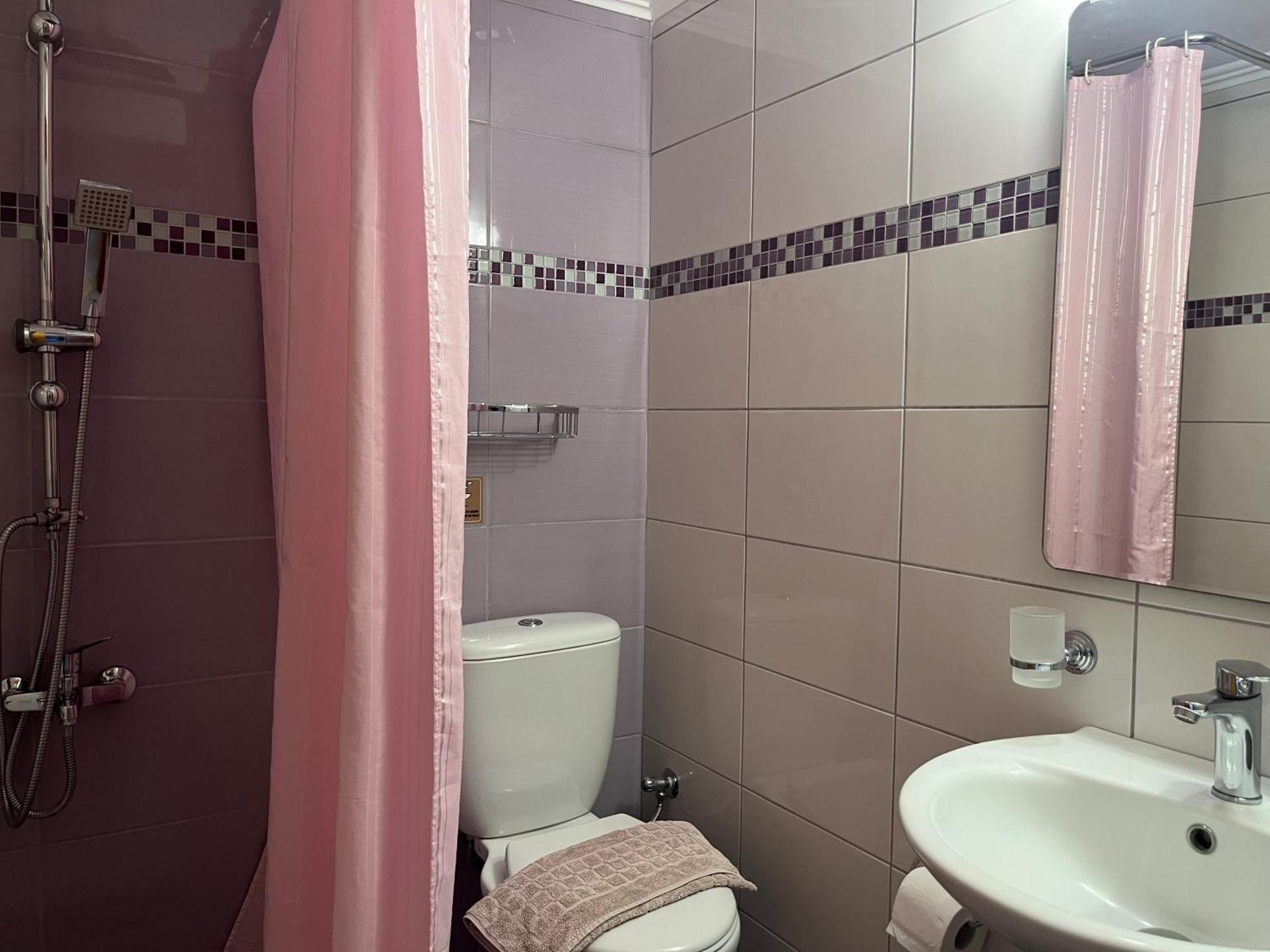 George Studios Vaszilikí Szoba fotó